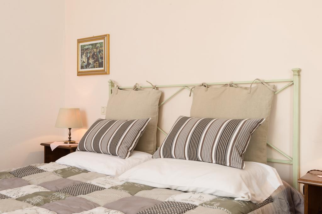 ונטורינה טרמה B&B Villa Il Poggetto חדר תמונה